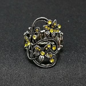 🌼'Bouquet Toss' Yellow Silver Floral Stretch Ring - Paparazzi🌼